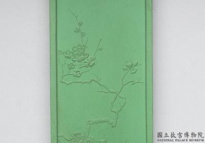 图片[2]-Green ink cake with imperial poem in ode of plum flowers, Qing dynasty, Qianlong reign (1736-1795)-China Archive